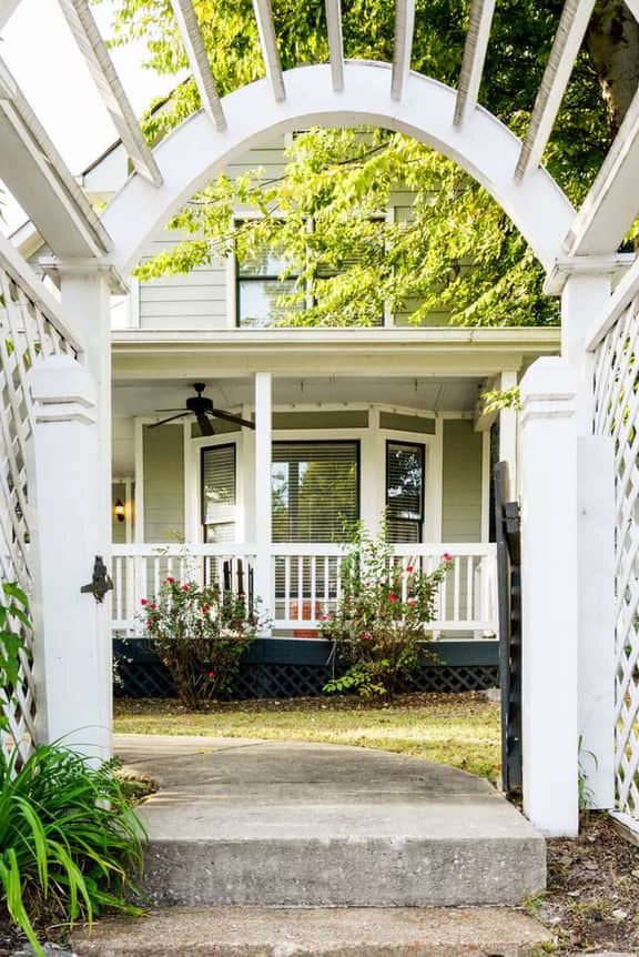 Southern Charm - Image 2