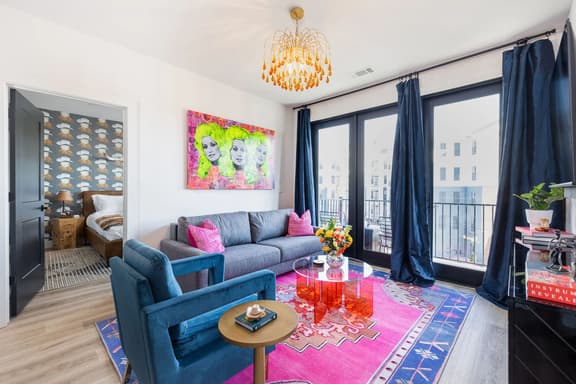 Honky Tonk Party Pad - Dolly - Image 1